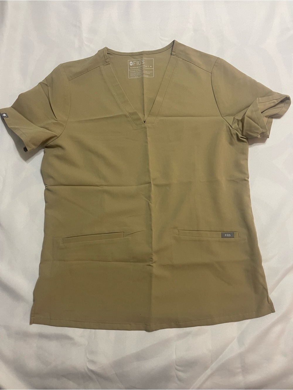 FIGS Casma Three-Pocket Scrub Top Sandstone Size M